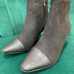 NWT Express Blk Heeled Boots